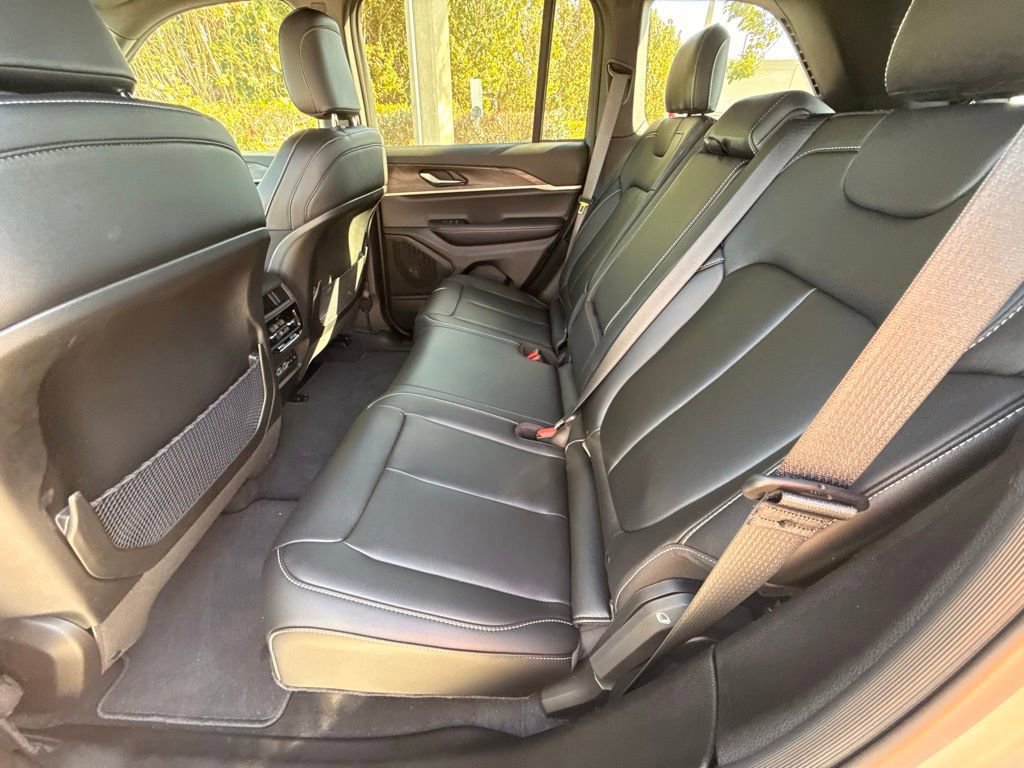 Certified 2025 Jeep Grand Cherokee Limited image 25