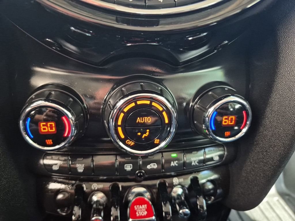 Used 2019 MINI Cooper 2-Door Hardtop w/ Signature Upholstery Package image 21