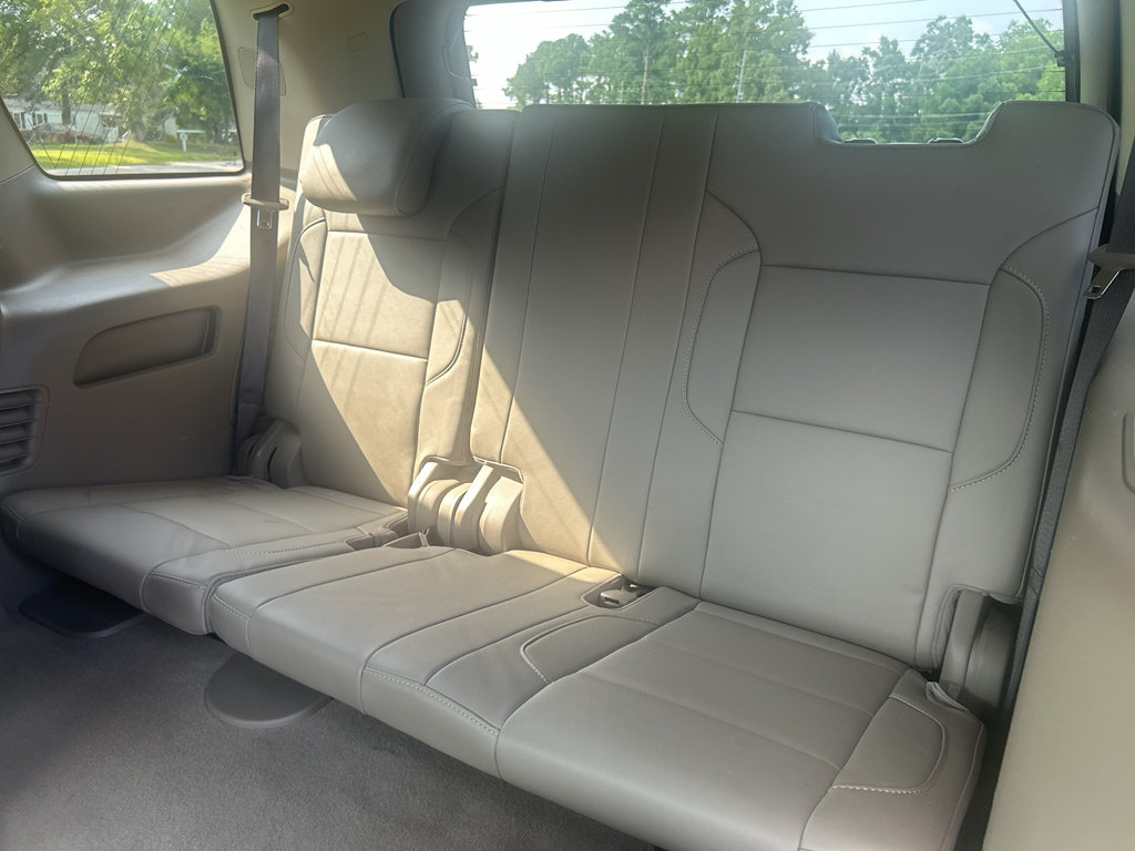 Used 2020 Chevrolet Tahoe LT w/ Luxury Package RWD image 21