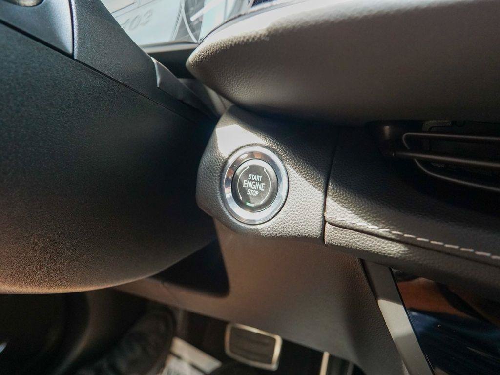 Used 2022 Buick Envision Essence w/ Technology Package II FWD image 26