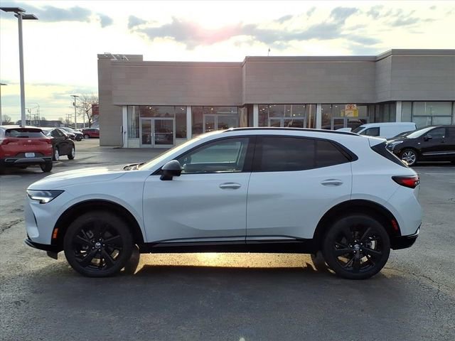 Used 2023 Buick Envision Essence w/ Sport Touring Package image 10
