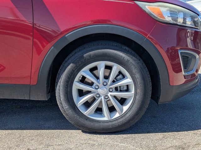 Used 2017 Kia Sorento FWD image 8