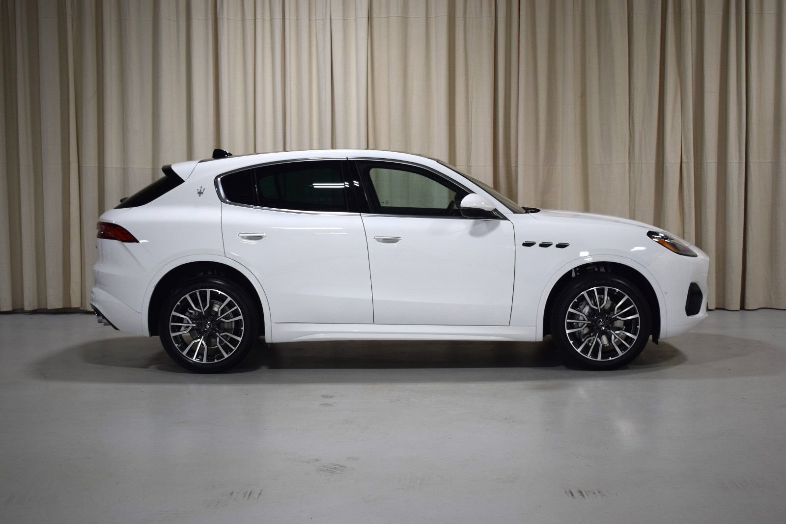 Certified 2025 Maserati Grecale Modena AWD/4WD image 14