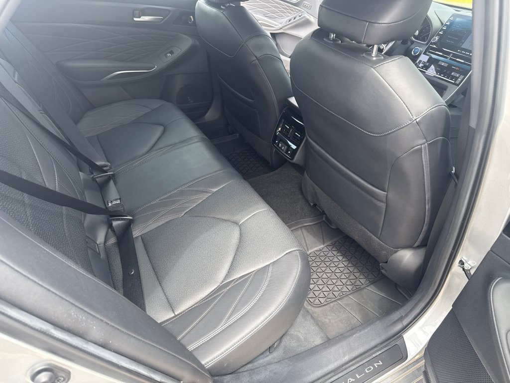 Used 2021 Toyota Avalon Limited w/ Advanced Safety Package FWD image 16