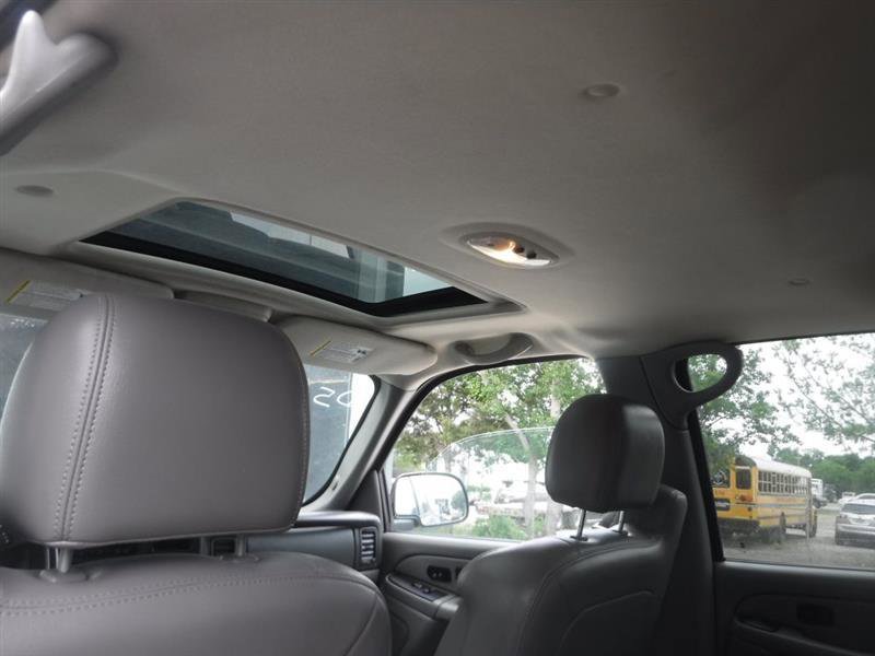 Used 2006 Chevrolet Avalanche Z66 w/ Sun And Sound Package RWD image 18