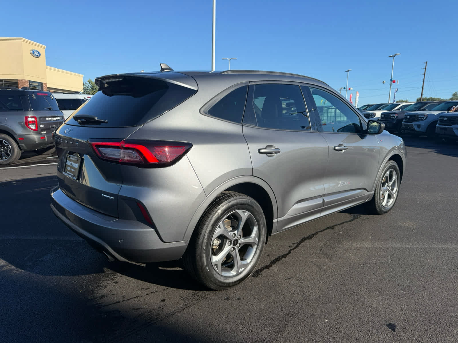 Used 2024 Ford Escape ST-Line w/ Tech Pack #1 AWD/4WD image 19