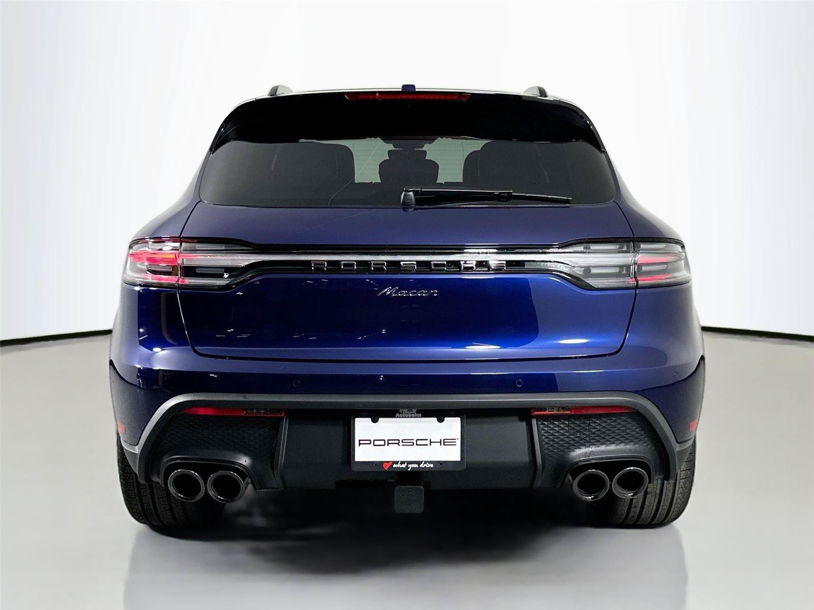Certified 2026 Porsche Macan Turbo AWD/4WD image 6