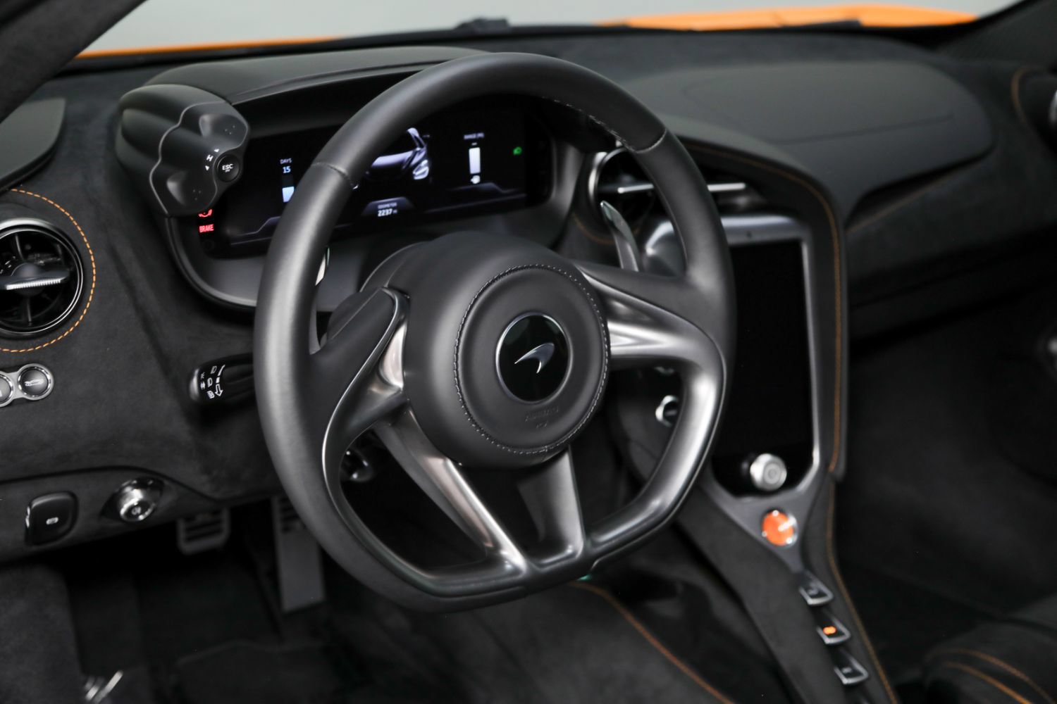 Used 2026 McLaren 750S Spider RWD image 40
