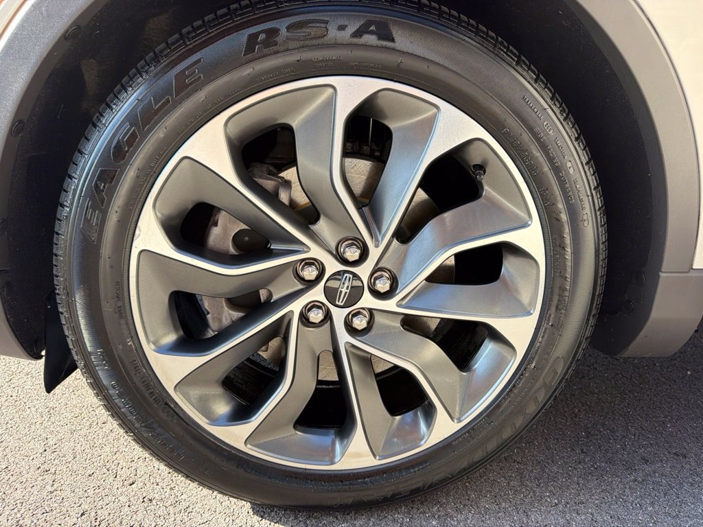 Used 2023 Lincoln Nautilus Reserve AWD/4WD image 31