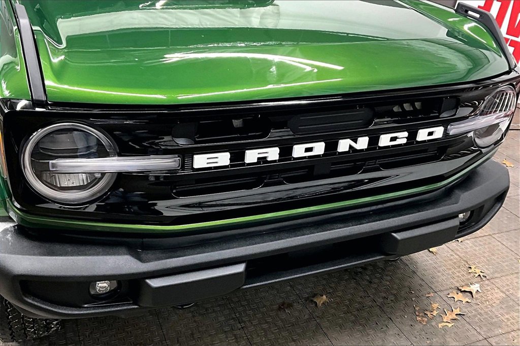 Used 2025 Ford Bronco Outer Banks image 29