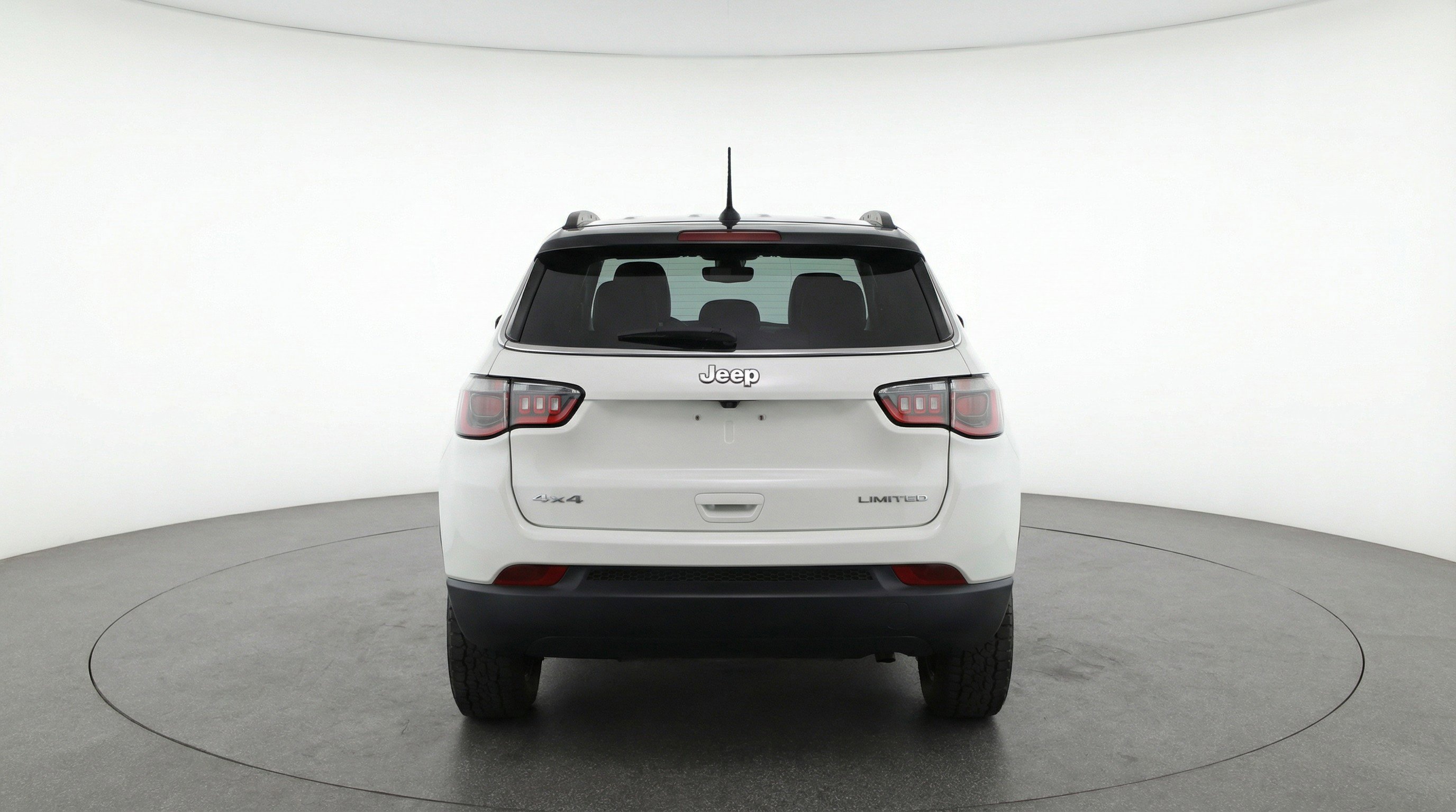 Used 2025 Jeep Compass Trailhawk AWD/4WD image 7