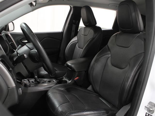 Used 2021 Jeep Cherokee Latitude Lux w/ Mopar Interior Package image 5