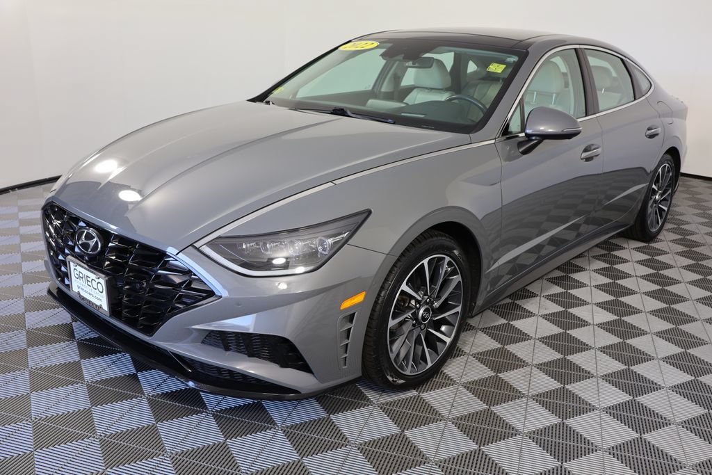 Used 2022 Hyundai Sonata Limited w/ Preferred Accessory Package FWD image 4
