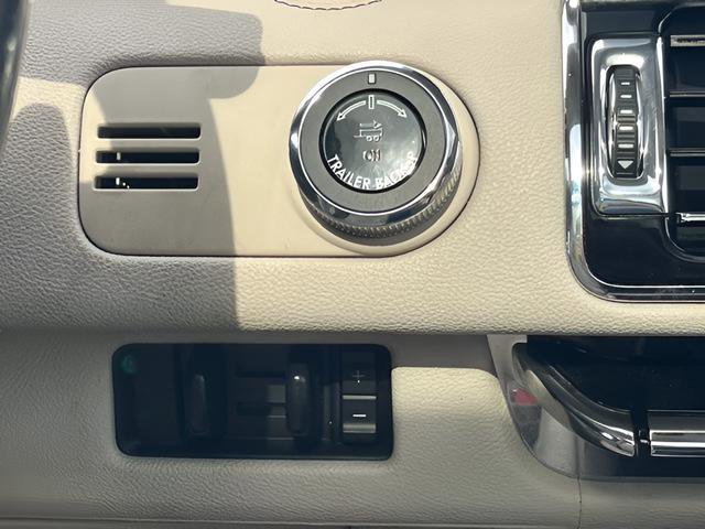 Used 2021 Lincoln Navigator L Reserve w/ Luxury Package image 33