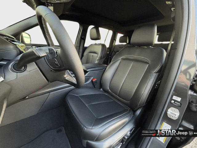 New 2026 Jeep Grand Cherokee Limited RWD image 11