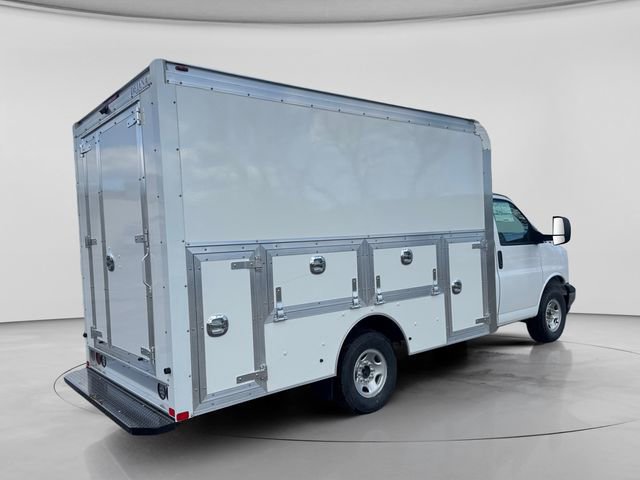 New 2026 GMC Savana 3500 w/ Power Convenience Package RWD image 6