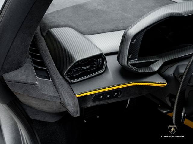 Used 2024 Lamborghini Revuelto AWD/4WD image 35