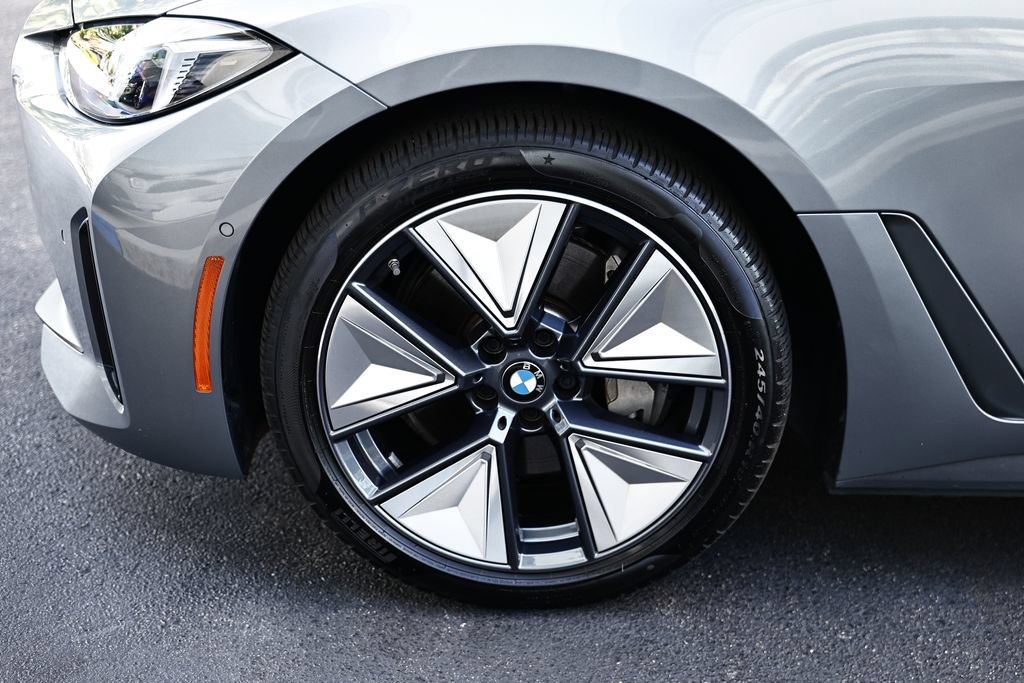 Used 2025 BMW i4 xDrive40i w/ Premium Package AWD/4WD image 8