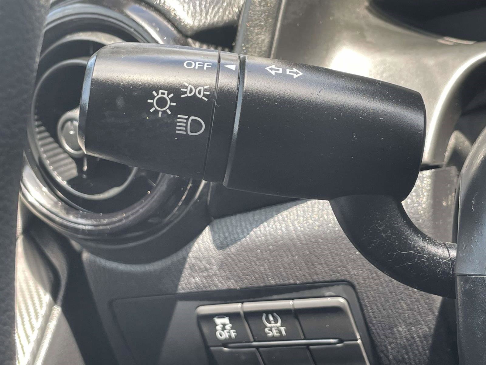 Used 2019 Toyota Yaris L FWD image 23