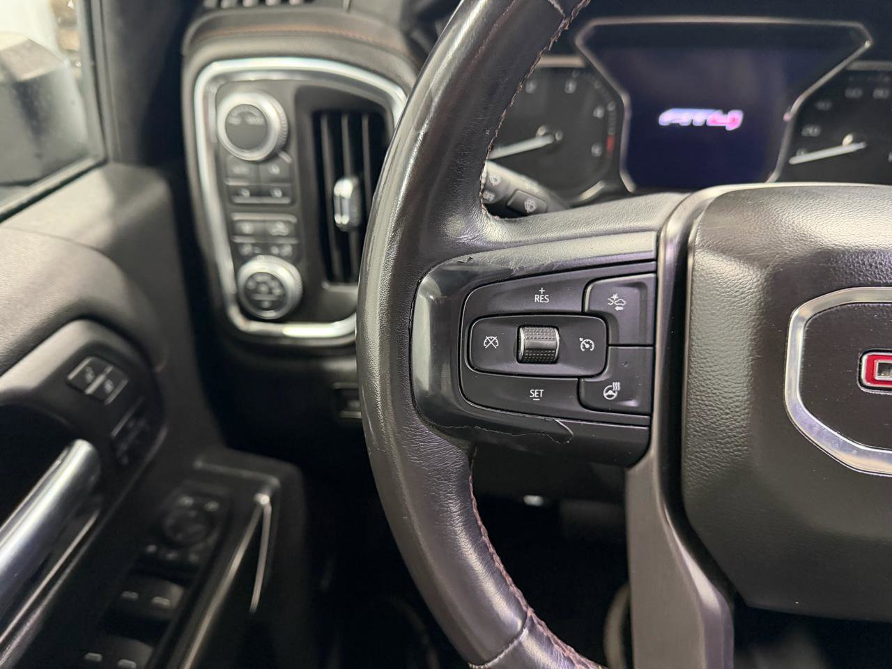 Used 2020 GMC Sierra 3500 AT4 w/ AT4 Premium Package AWD/4WD image 27