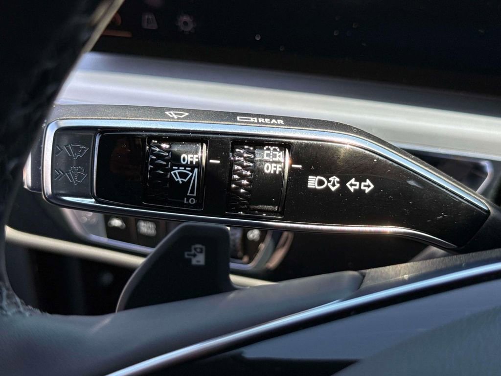 Certified 2025 Cadillac Lyriq Luxury image 39