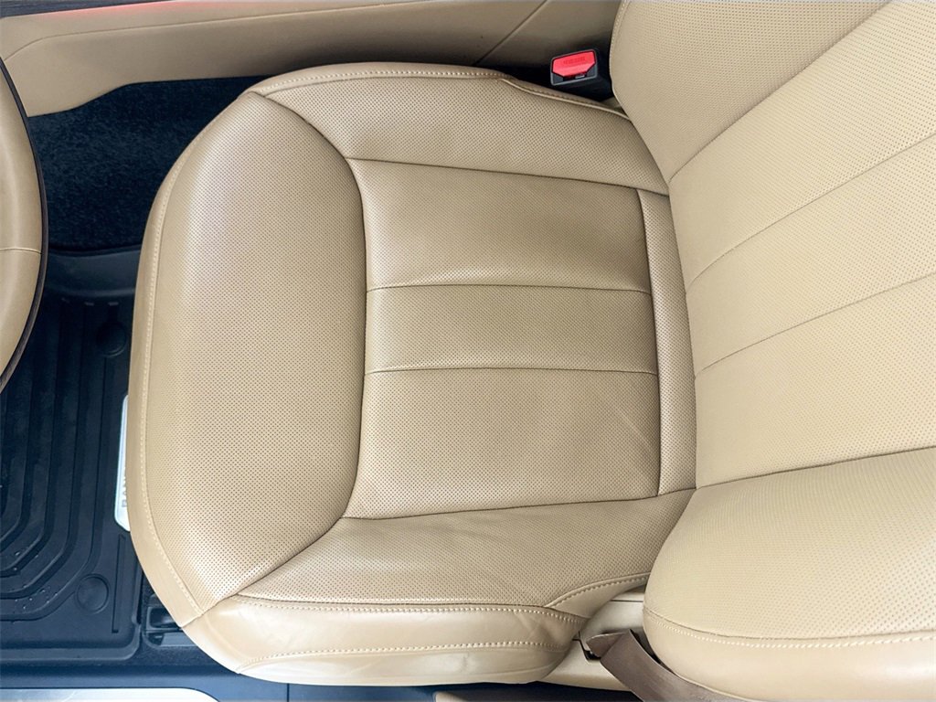 Used 2023 Land Rover Range Rover SE image 20