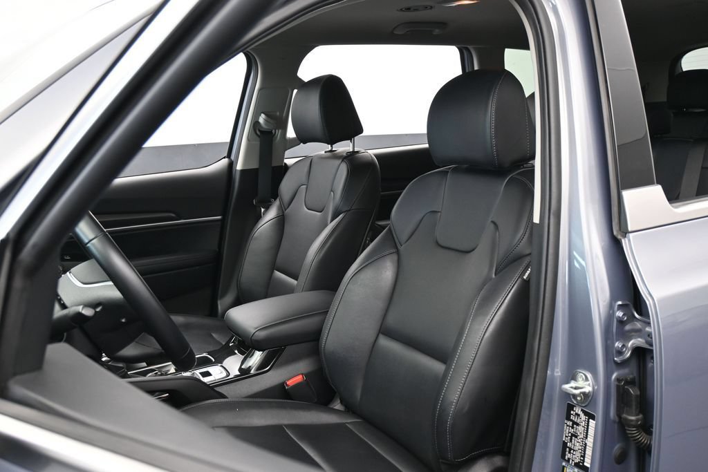 Used 2024 Kia Telluride LX FWD image 10