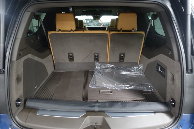 New 2026 Cadillac Escalade ESV Luxury w/ LPO, Radiant Package image 23