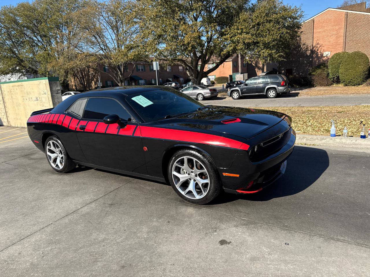 Used 2015 Dodge Challenger SXT Plus w/ Driver Convenience Group RWD image 2
