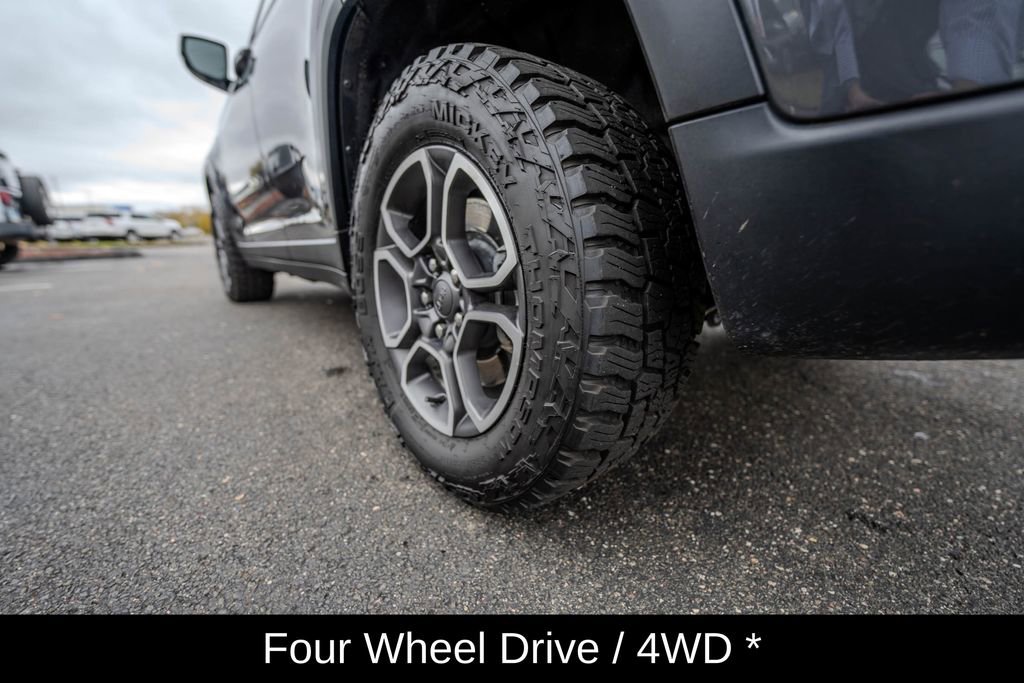 Used 2022 Jeep Grand Cherokee Trailhawk image 11