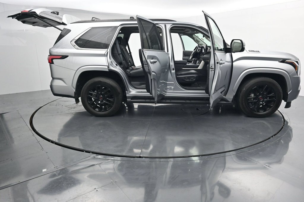 Used 2024 Toyota Sequoia SR5 w/ SR5 Premium Package AWD/4WD image 27