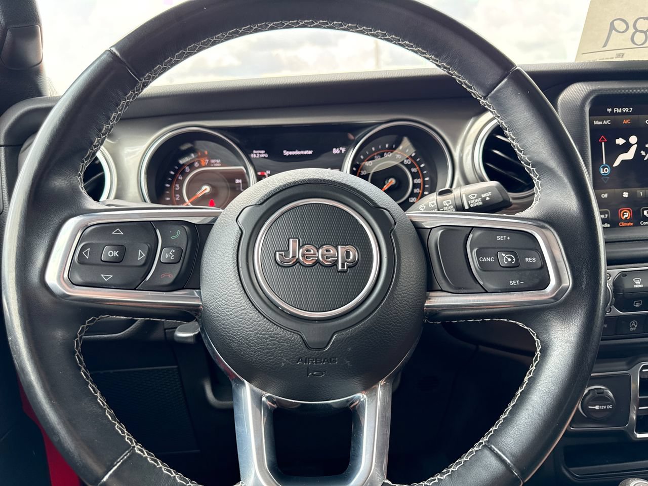 Used 2022 Jeep Wrangler Unlimited Sahara AWD/4WD image 16