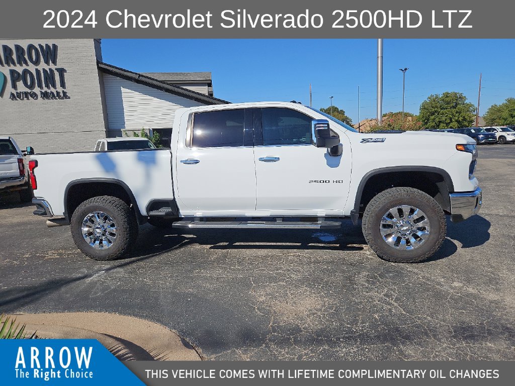 Used 2024 Chevrolet Silverado 2500 LTZ w/ LTZ Convenience Package AWD/4WD image 14