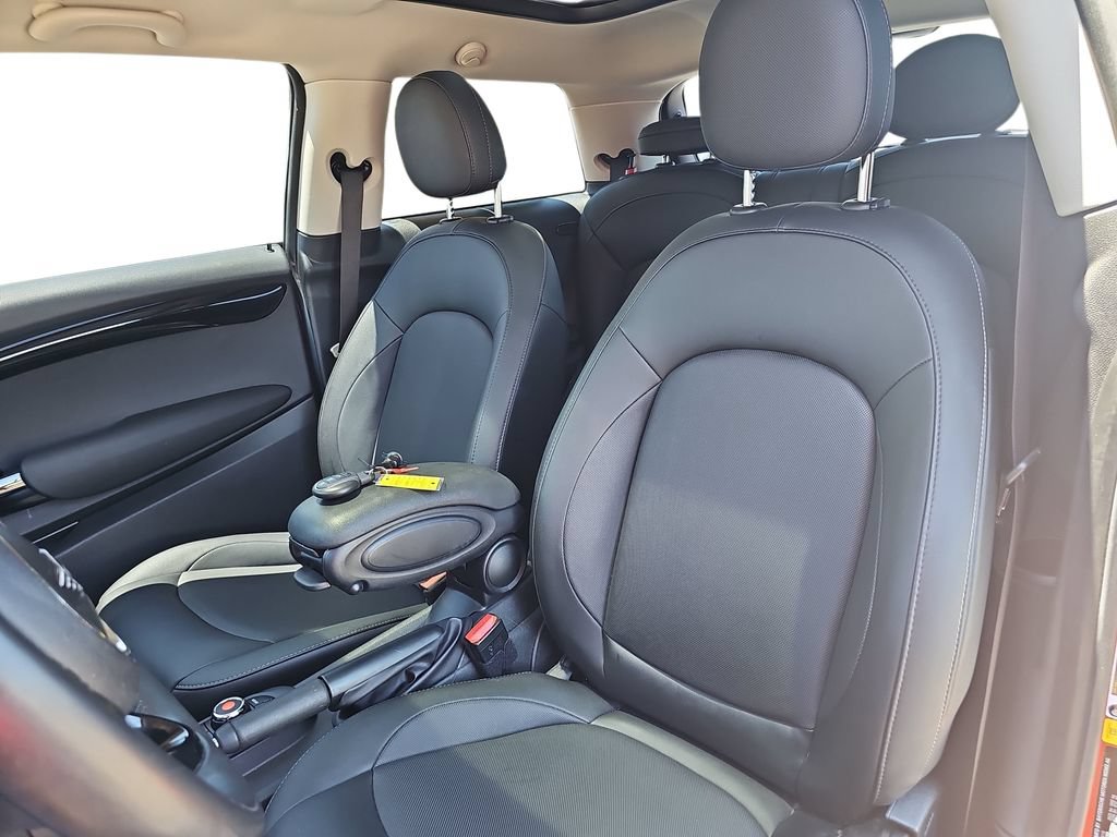 Used 2019 MINI Cooper 2-Door Hardtop FWD image 15