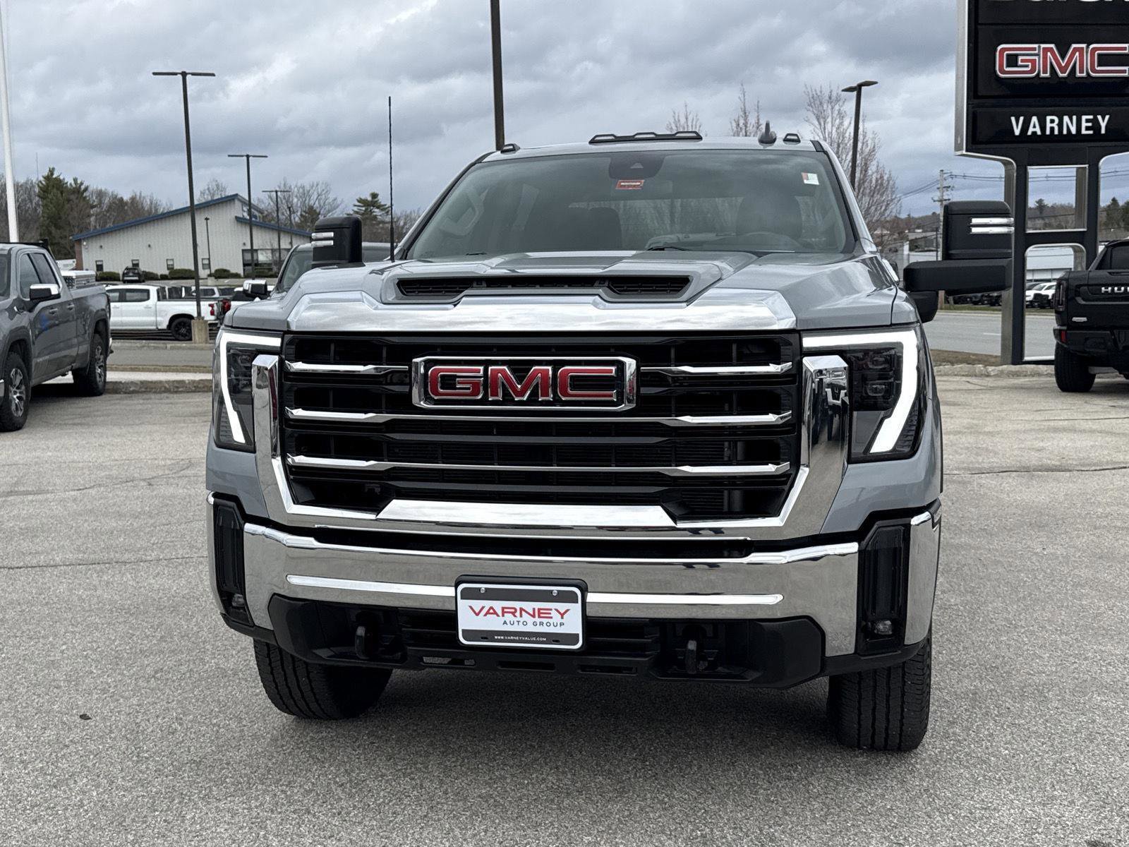 Used 2024 GMC Sierra 2500 SLE w/ SLE Convenience Package image 2