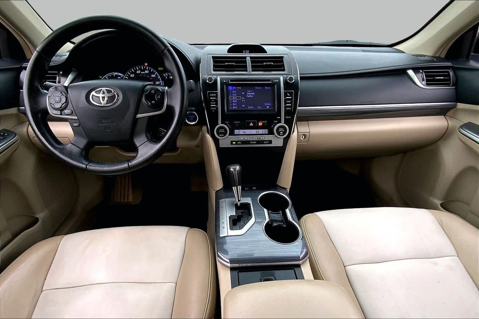 Used 2013 Toyota Camry XLE w/ Convenience Pkg FWD image 16