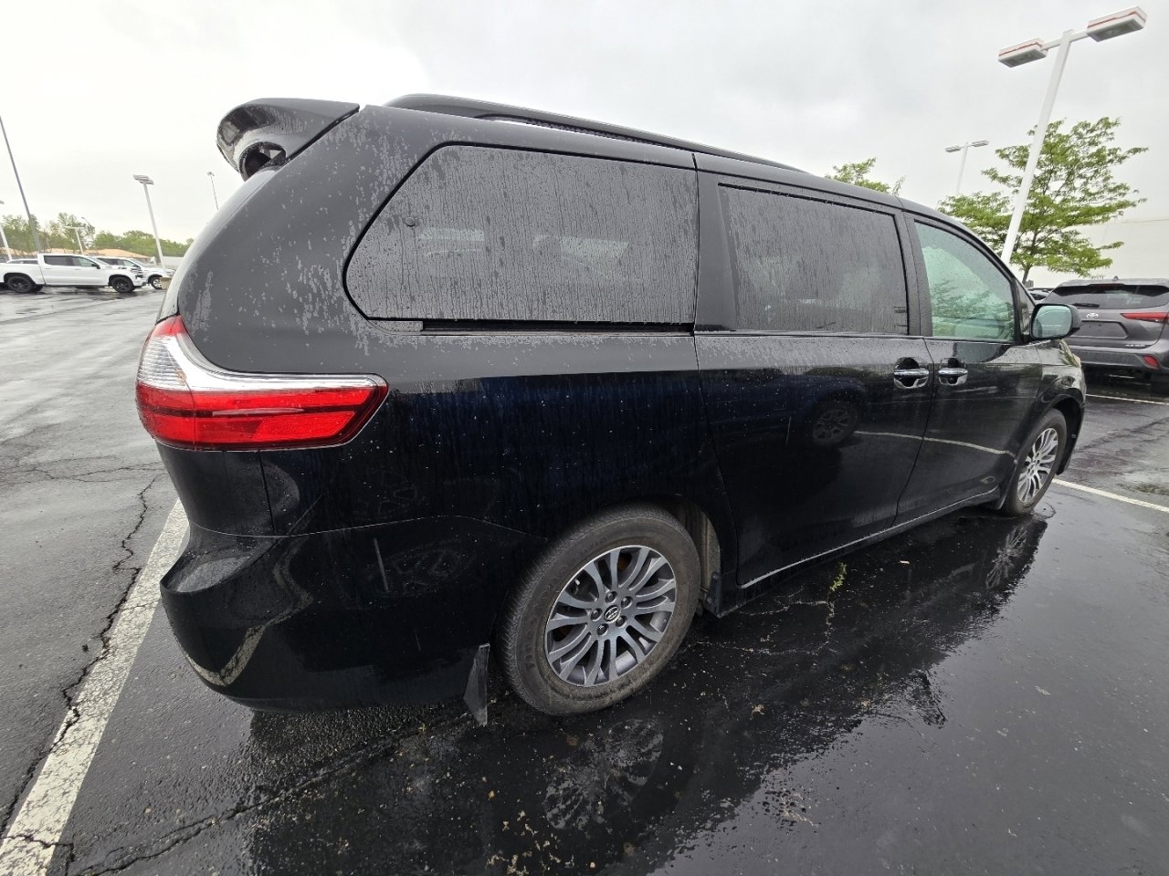 Used 2018 Toyota Sienna XLE w/ XLE Navigation Package FWD image 8
