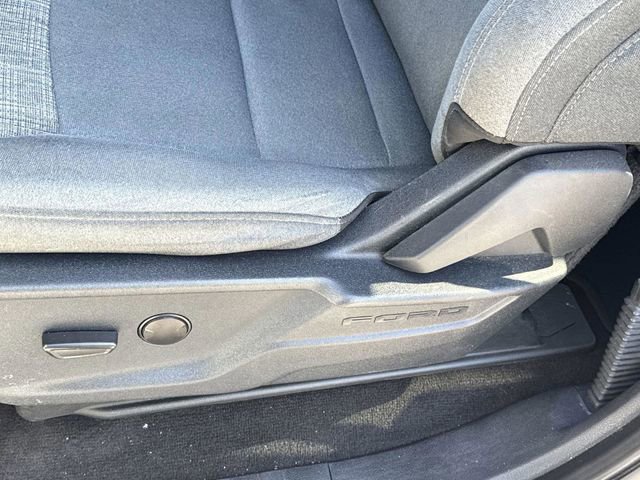 Used 2022 Ford F150 Lightning XLT image 33