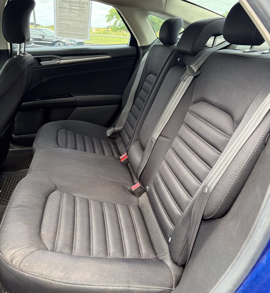 Used 2016 Ford Fusion SE FWD image 14