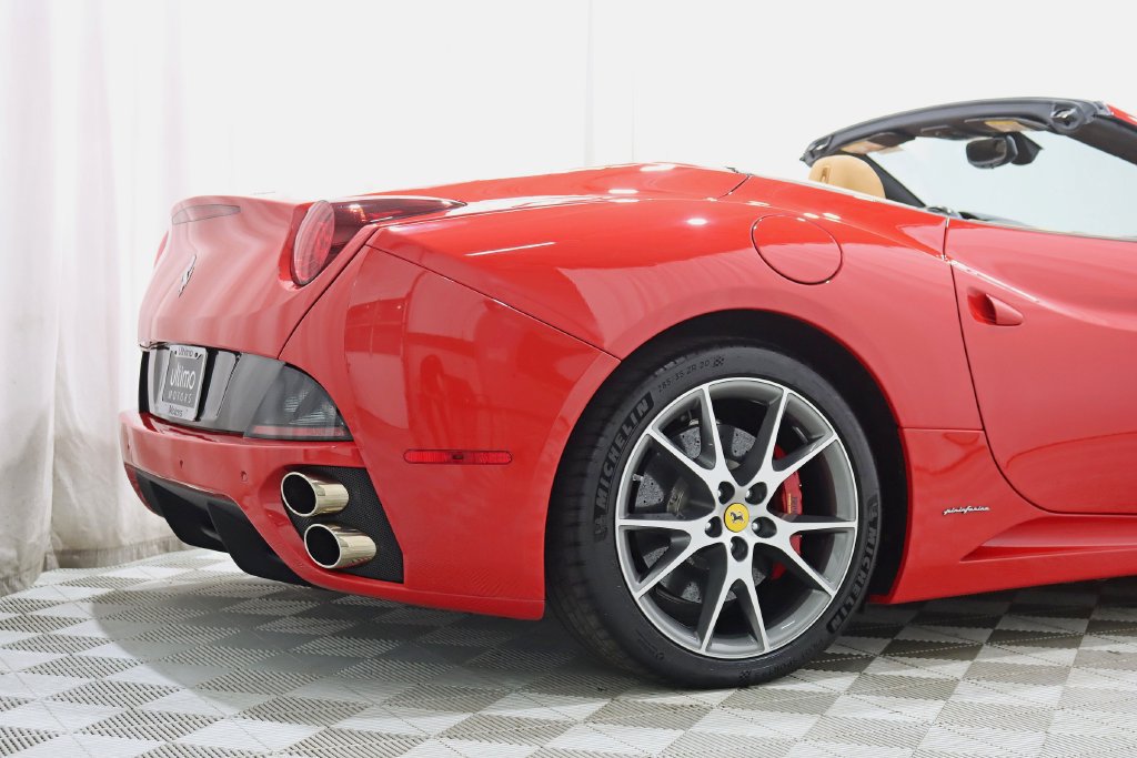 Used 2012 Ferrari California RWD image 10