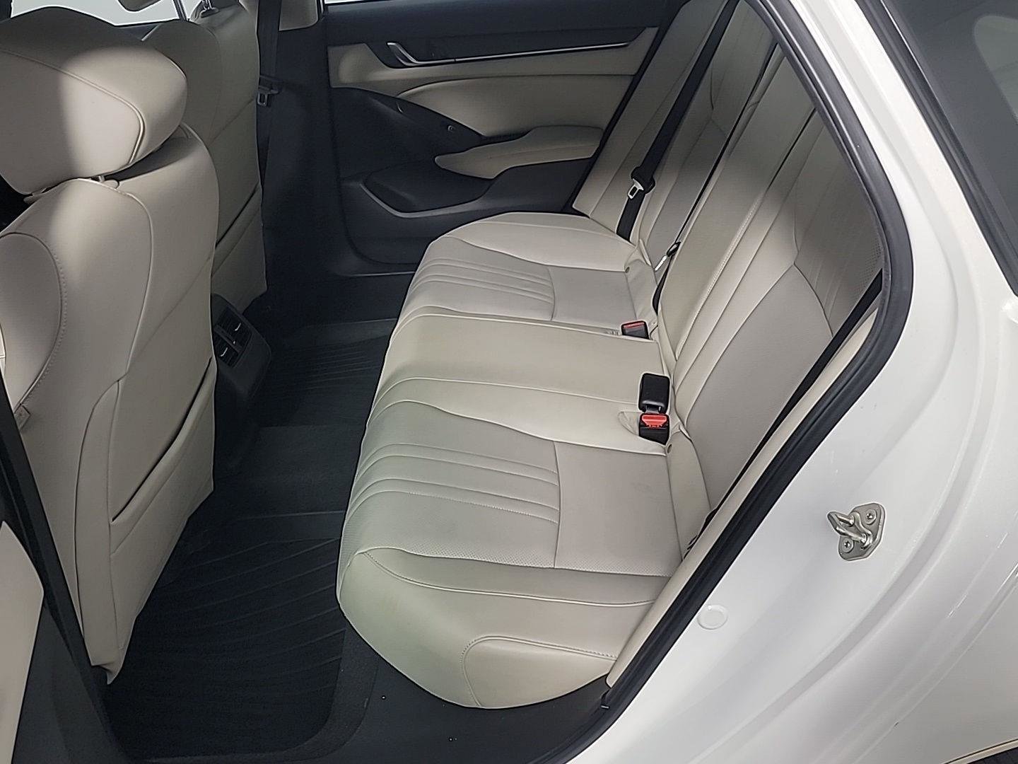 Certified 2018 Honda Accord EX-L image 17