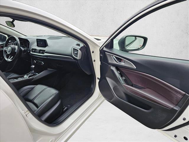 Used 2018 MAZDA MAZDA3 Touring FWD image 13