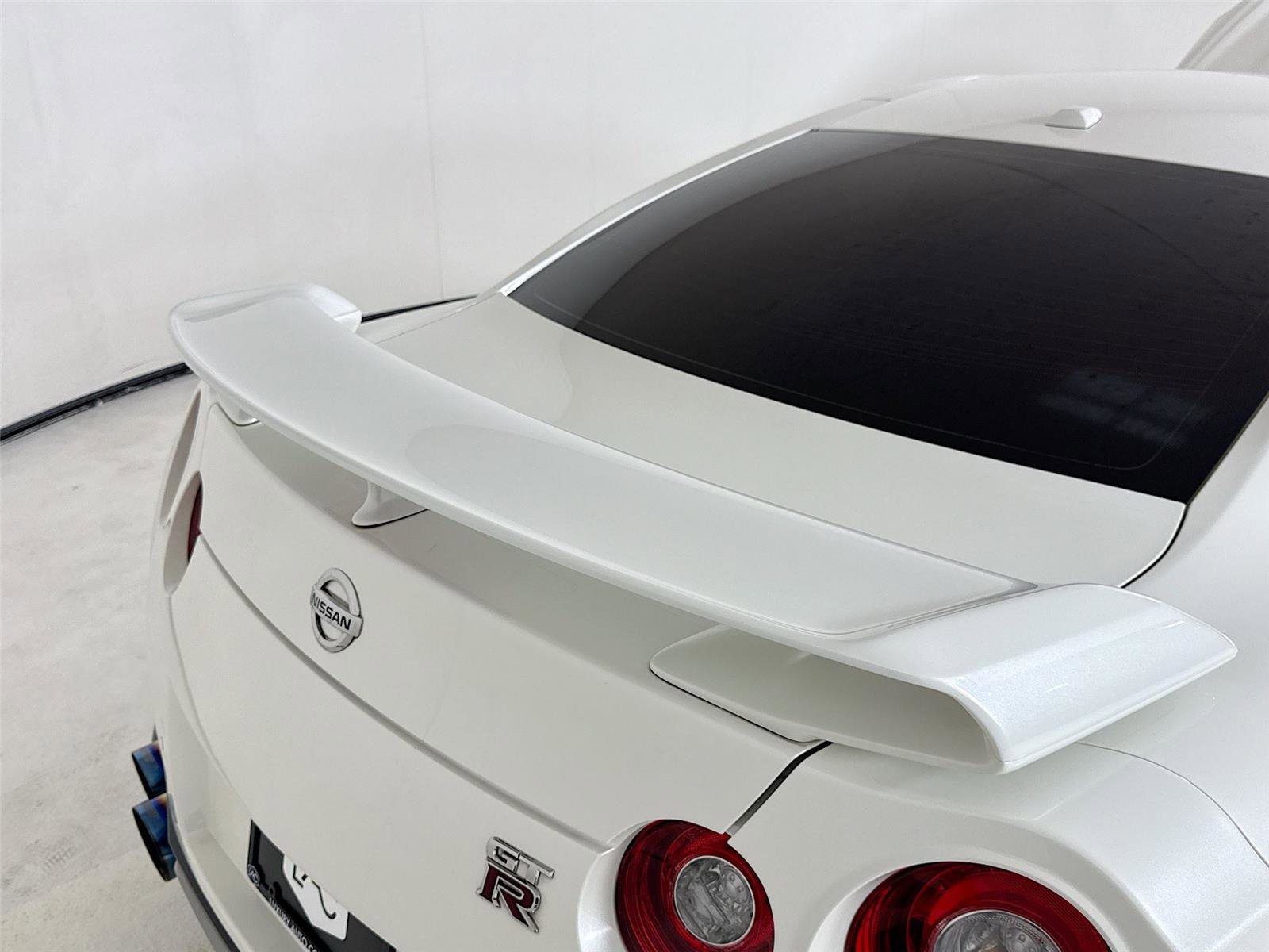 Used 2020 Nissan GT-R Premium image 33