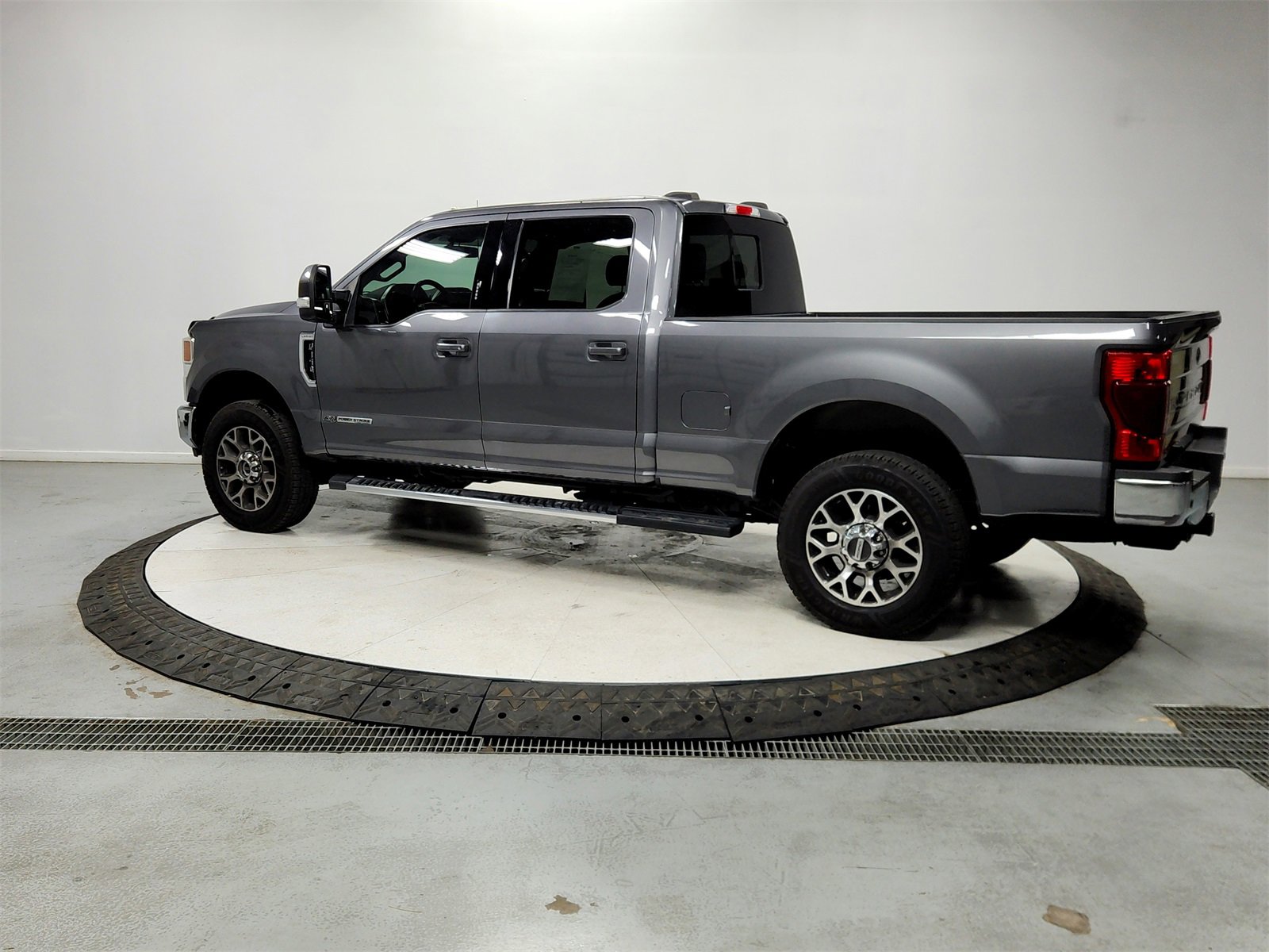 Used 2022 Ford F350 Lariat w/ Lariat Value Package image 5