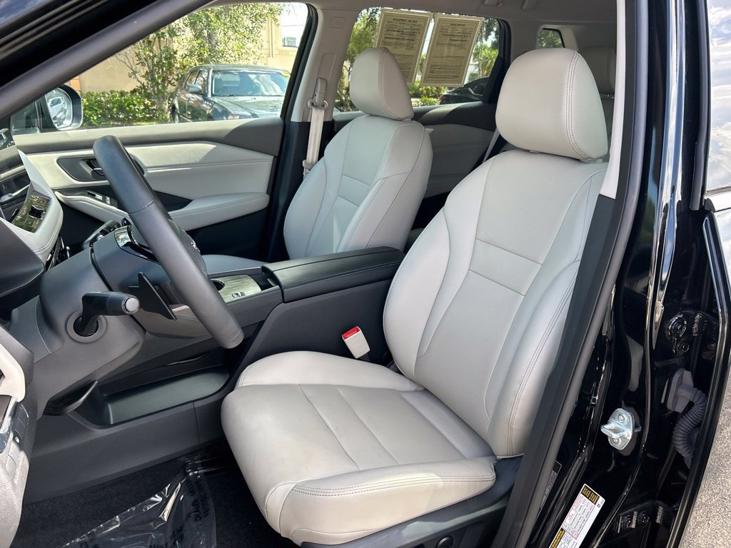 Certified 2025 Nissan Rogue SL FWD image 21