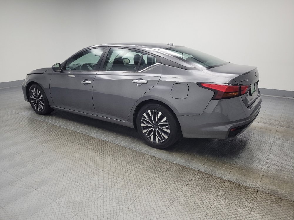 Used 2024 Nissan Altima 2.5 SV image 3