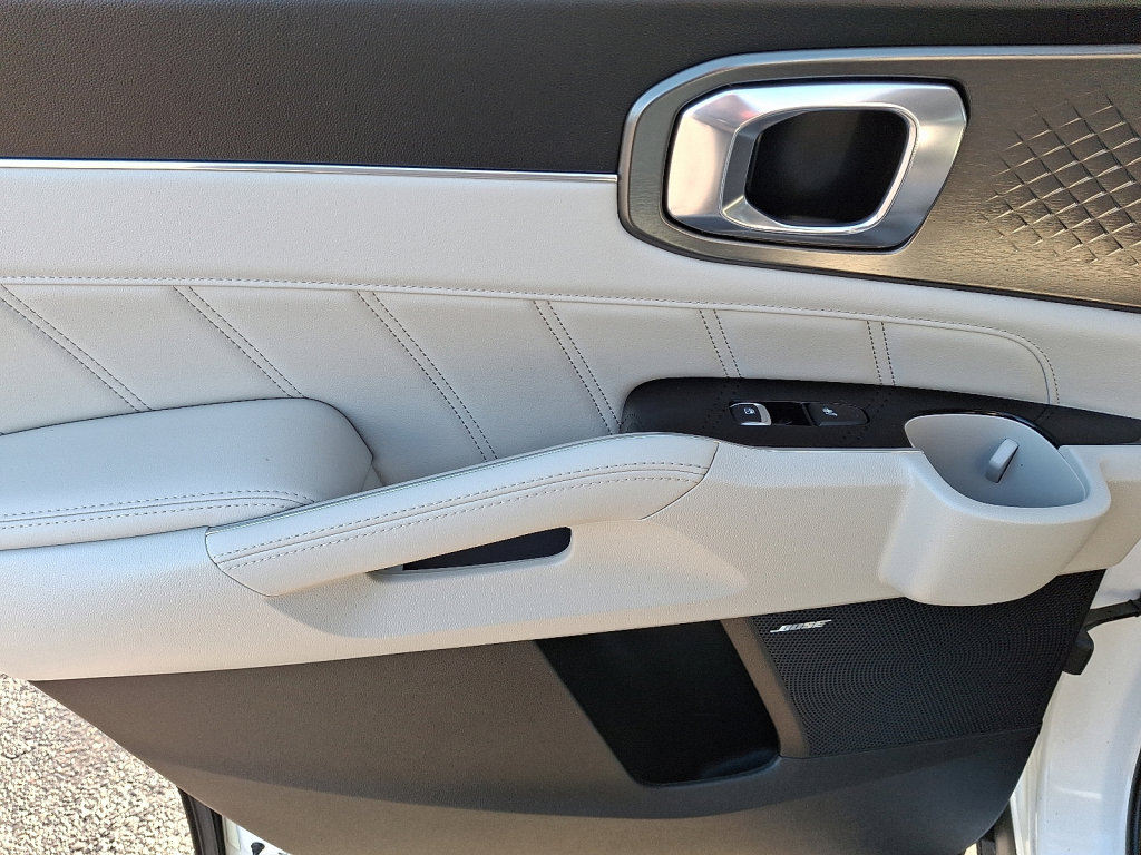 Used 2022 Kia Sorento SX Prestige w/ Panoramic Sunroof Package image 19