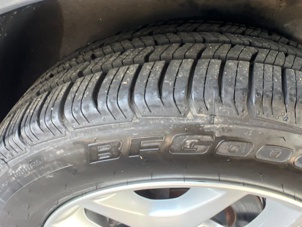 Used 2017 Chrysler Pacifica Touring-L Plus w/ Advanced Safetytec Group FWD image 39