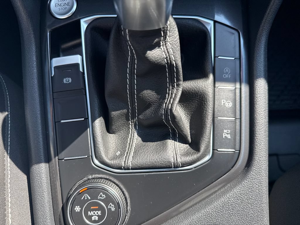 Used 2022 Volkswagen Tiguan SEL R-Line AWD/4WD image 32