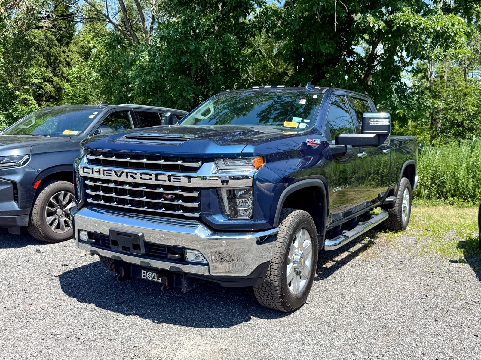 Used 2022 Chevrolet Silverado 2500 LTZ w/ LTZ Premium Package AWD/4WD image 3